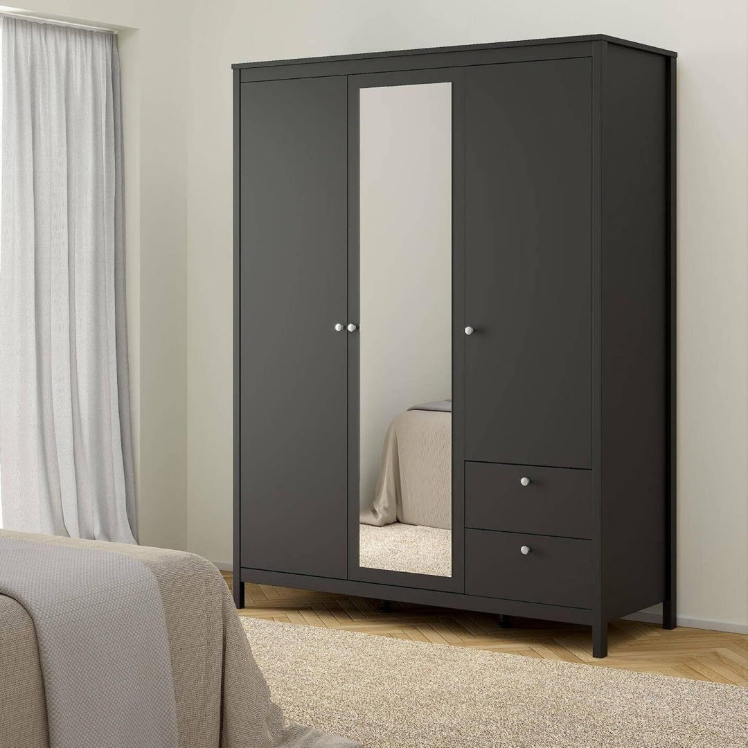 Un espace mieux organise grace a ce commode avec tiroirs, avec portes, finition noir et vert