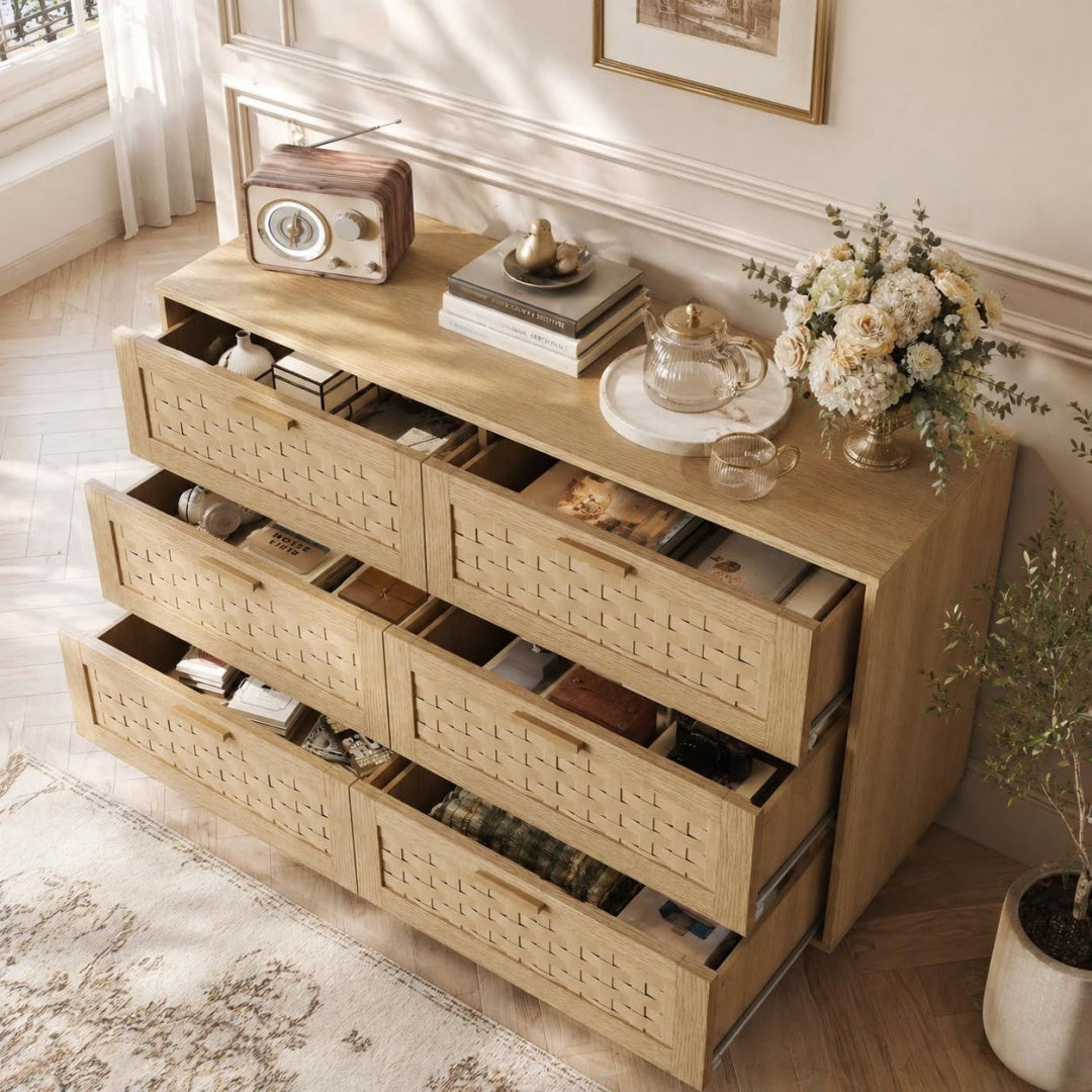 Un espace mieux organise grace a ce commode avec tiroirs, avec portes, finition chene et naturel