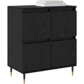 Une touche de caractere, armoire avec portes, a l'aspect bois dans un ton noir et chene
